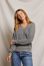 Dakota V-neck sweatshirt dark heather grey